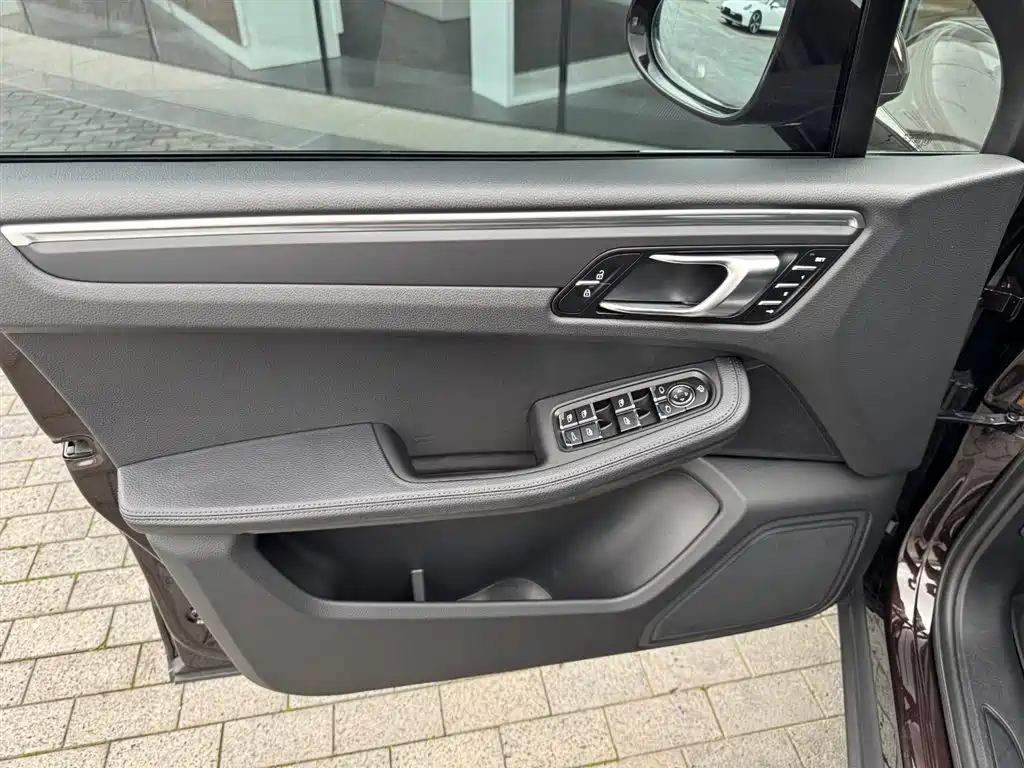 Porsche Macan 2022 Macan 2.0T фото 12