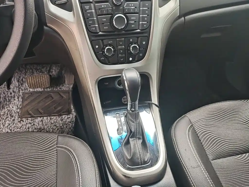Фото 14 - Buick Excelle