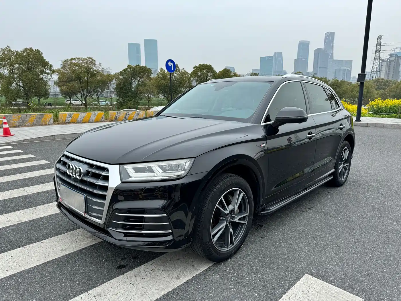 Audi Q5L 2018 40 TFSI Premium Fashion China VI