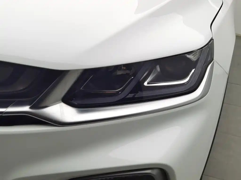Фото 7 - Geely Coolray