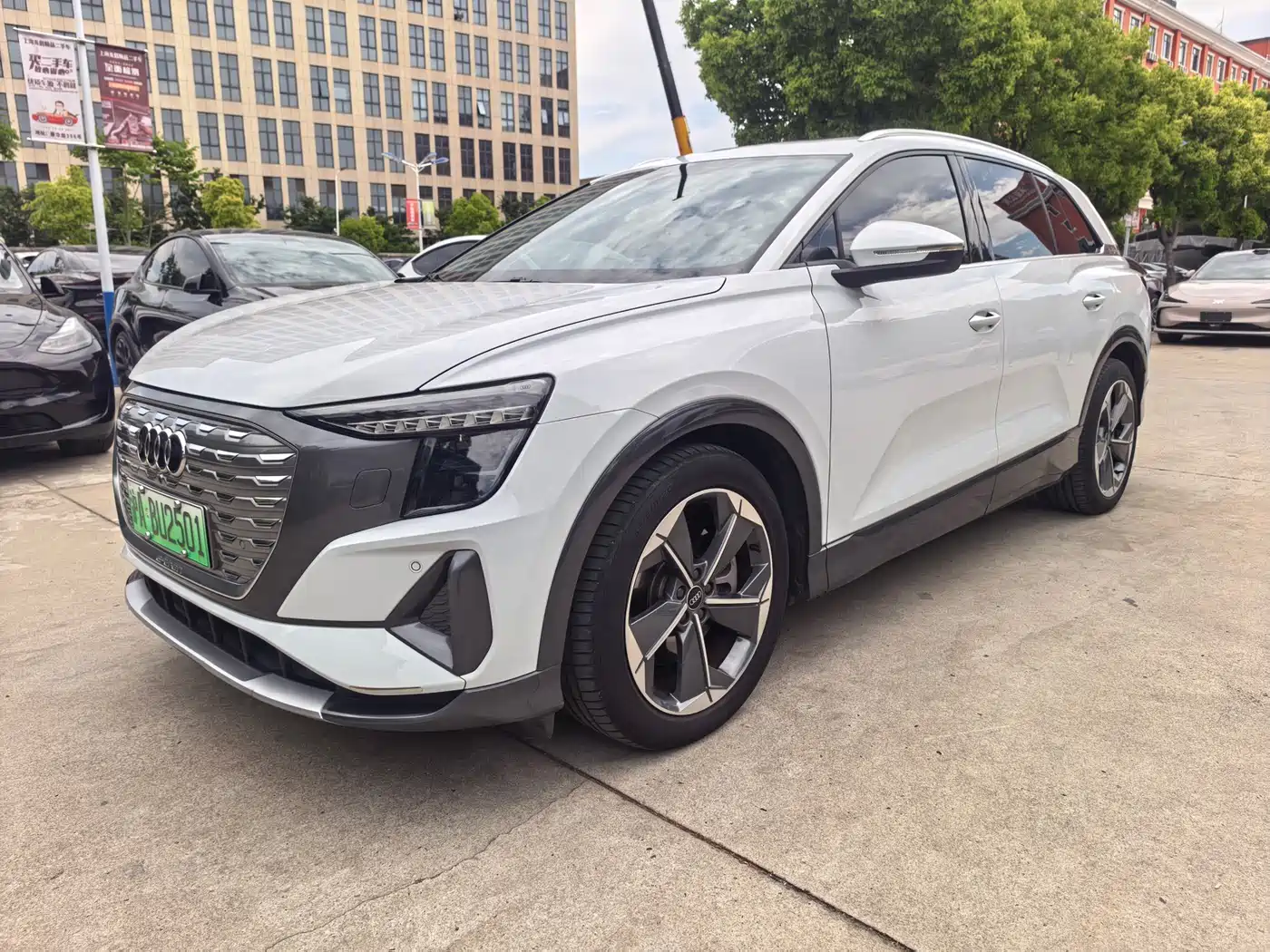 Audi Q5 e-tron 2022 40 e-tron Starlight Edition Brocade Package фото 3