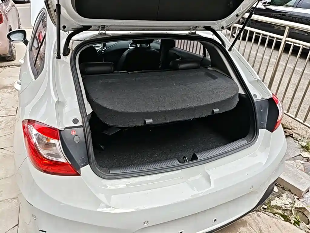 Chevrolet Cruze 2019 2018 Hatchback 320 Automatic Stylish Edition