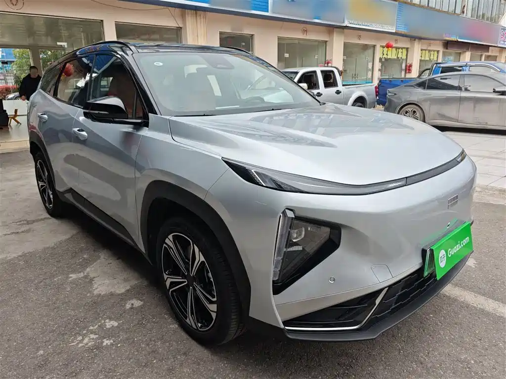Geely Galaxy Galaxy L7 2025 EM-i 115km Explorer+ Edition фото 4