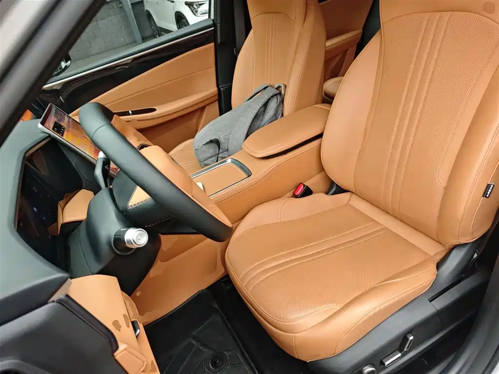 Geely Galaxy Galaxy L7 2025 EM-i 115km Explorer+ Edition фото 15