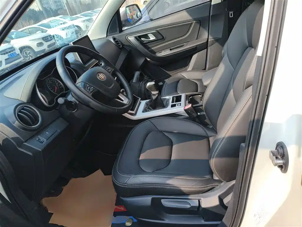 Besturn X40 2019 2019 1.6L Manual Luxury Type China V
