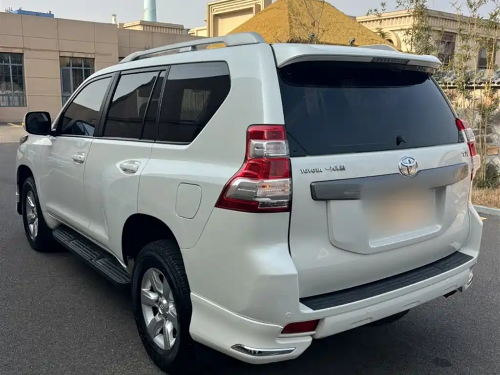 Toyota Prado 2015 2.7L Automatic Standard фото 9