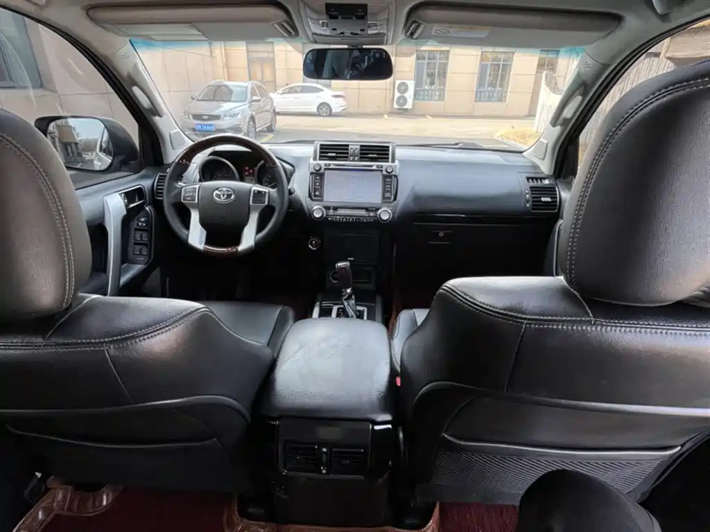 Toyota Prado 2015 2.7L Automatic Standard фото 14