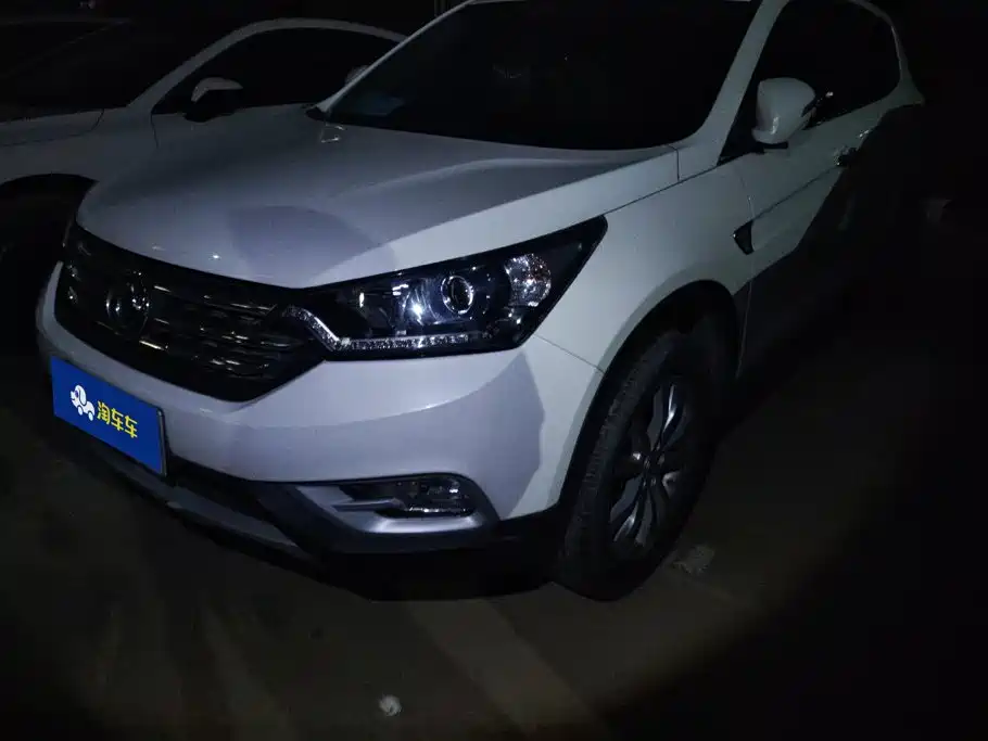 Dongfeng Aeolus Dongfeng Fengshen AX7 2015 2015 2.0L Manual Zhiyi Edition