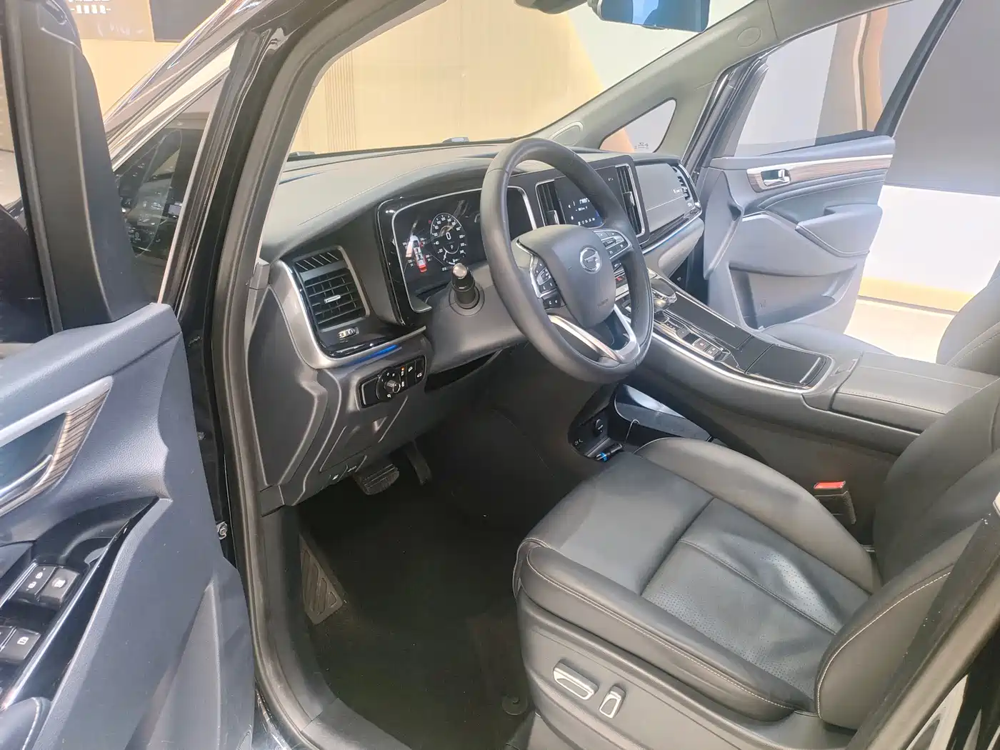 GAC Trumpchi Trumpchi M8 2021 Leading Show Series 390T Prestige Edition фото 9