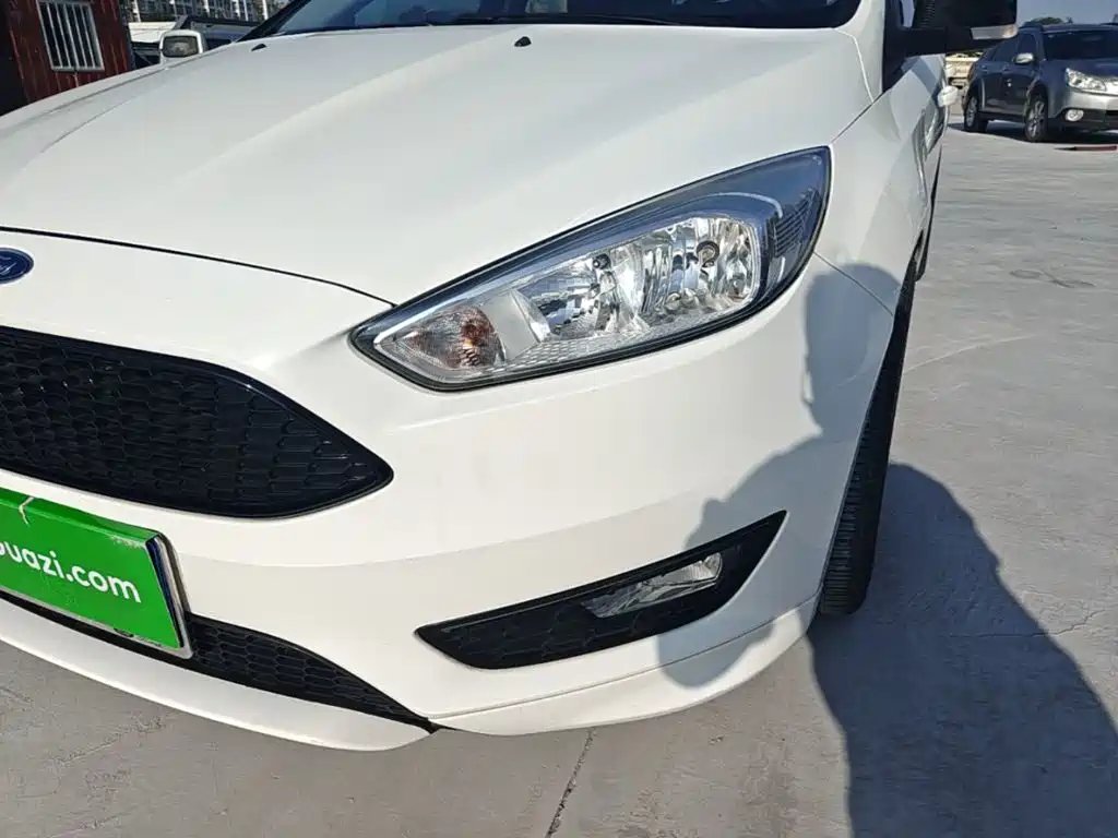 Фото 24 - Ford Focus