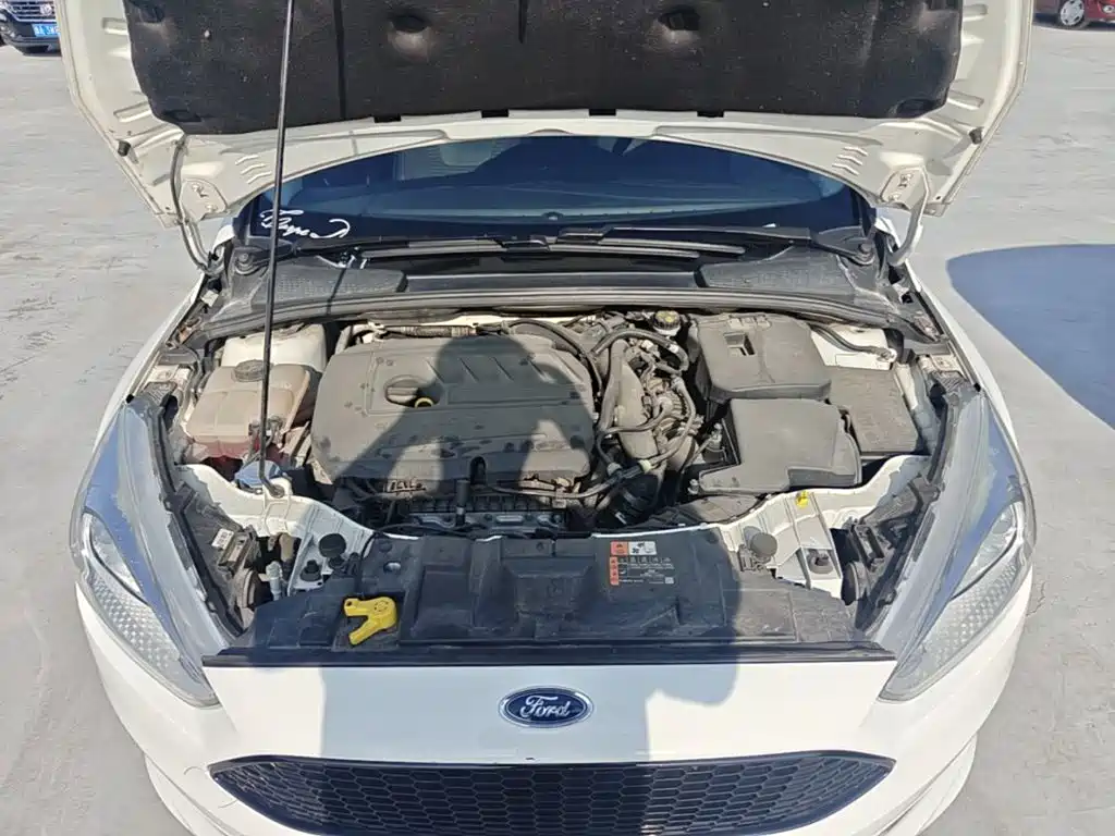 Фото 20 - Ford Focus