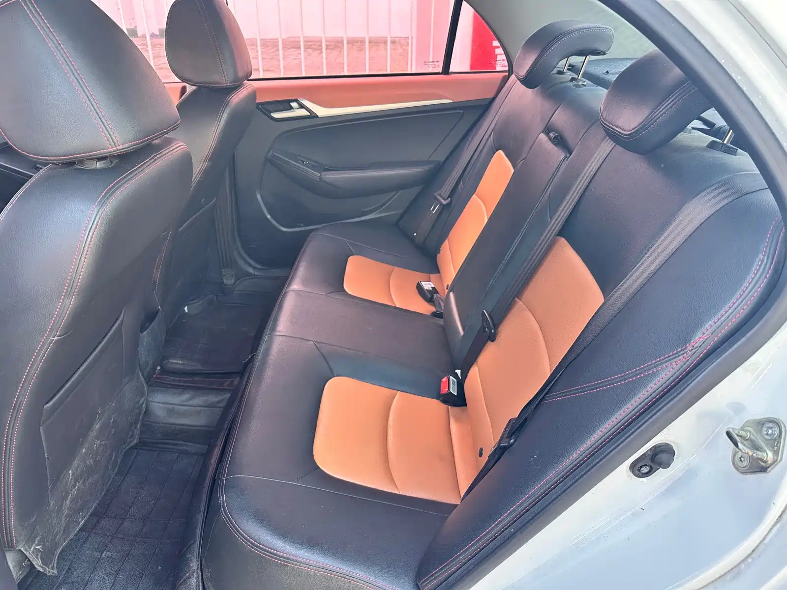 Фото 8 - Geely Vision