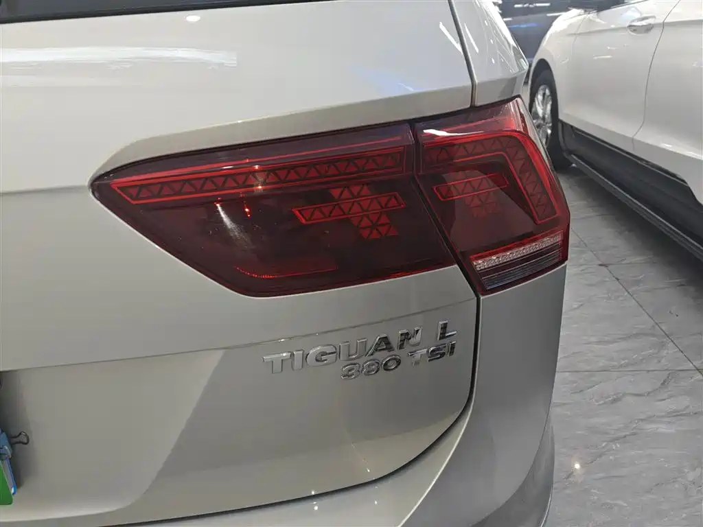 Volkswagen Tiguan L 2019 380TSI Automatic 4WD Intelligent Luxury 7-seater China VI фото 8