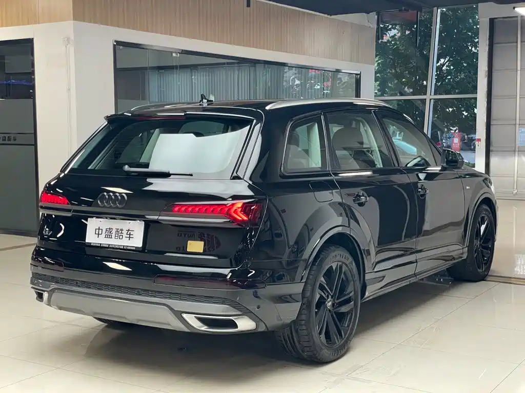 Audi Q7 2024 2023 45 TFSI quattro S line Sport