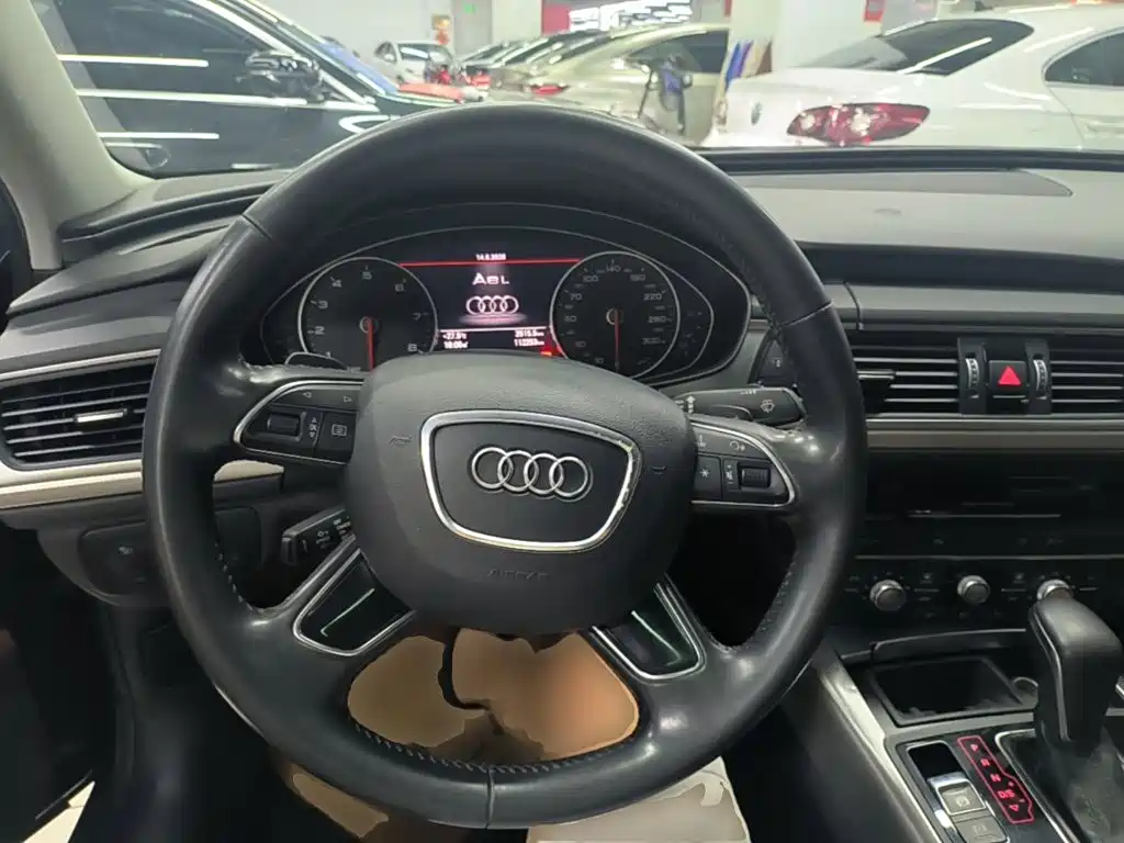 Фото 7 - Audi A6L