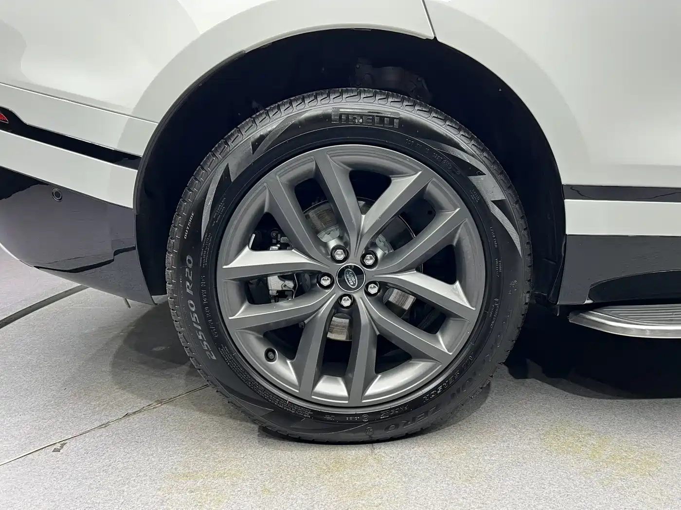 Land Rover Range Rover Velar 2024 Dynamic SE фото 17