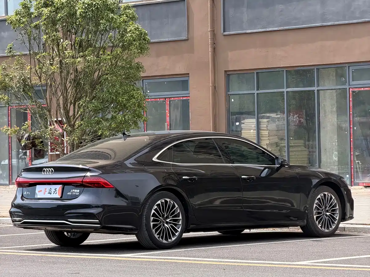 Audi A7L 2024 45 TFSI Luxury фото 9