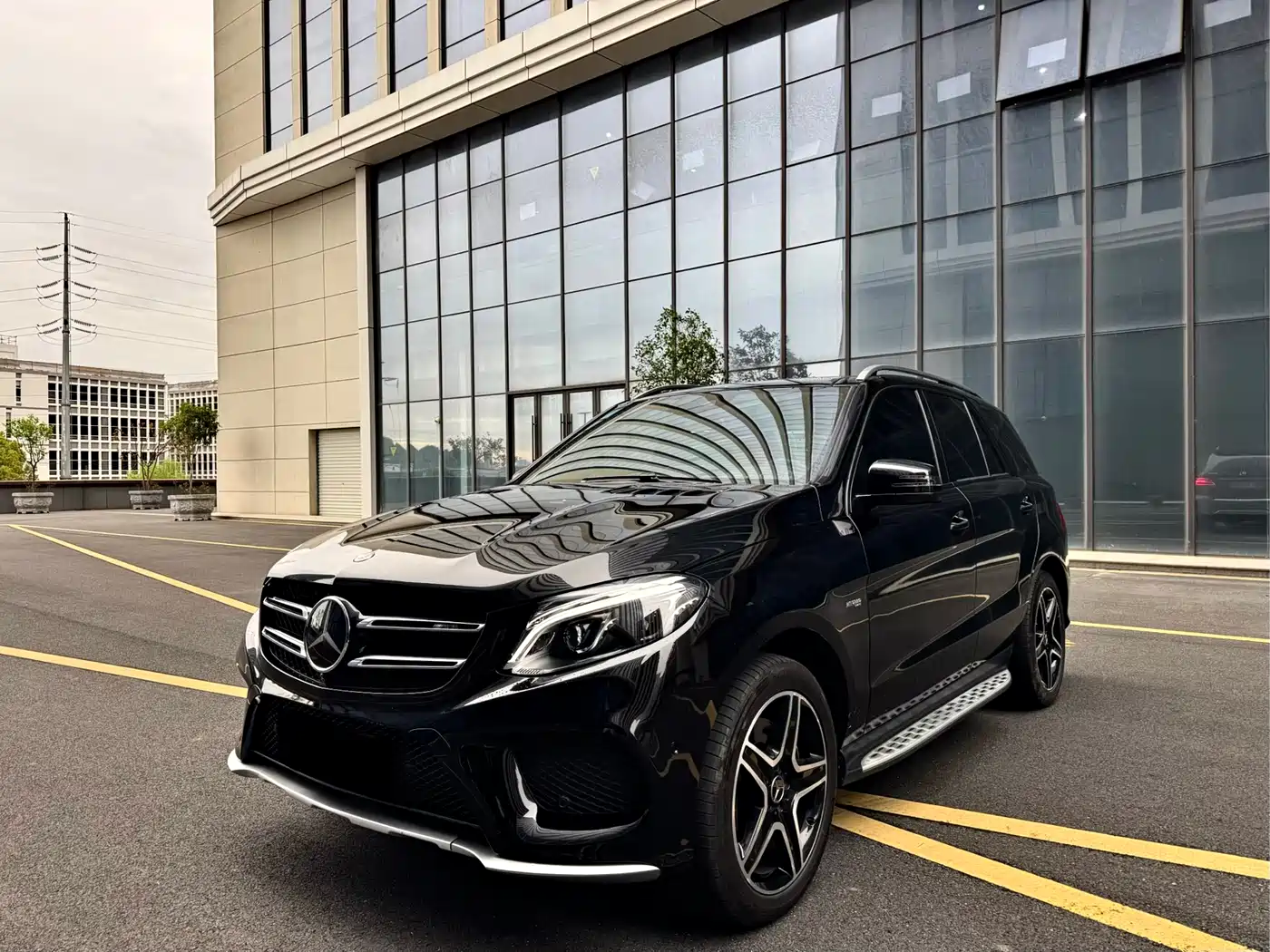 Mercedes-Benz GLE AMG 2017 AMG GLE 43 4MATIC
