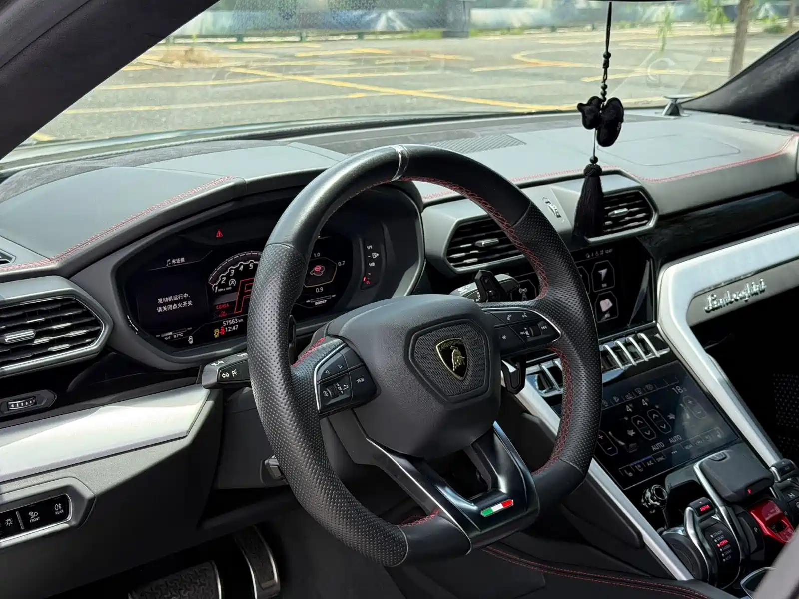 Фото 10 - Lamborghini Urus