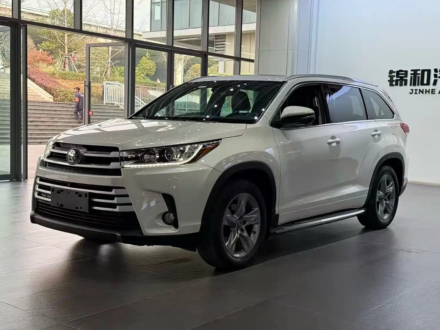 TOYOTA HIGHLANDER