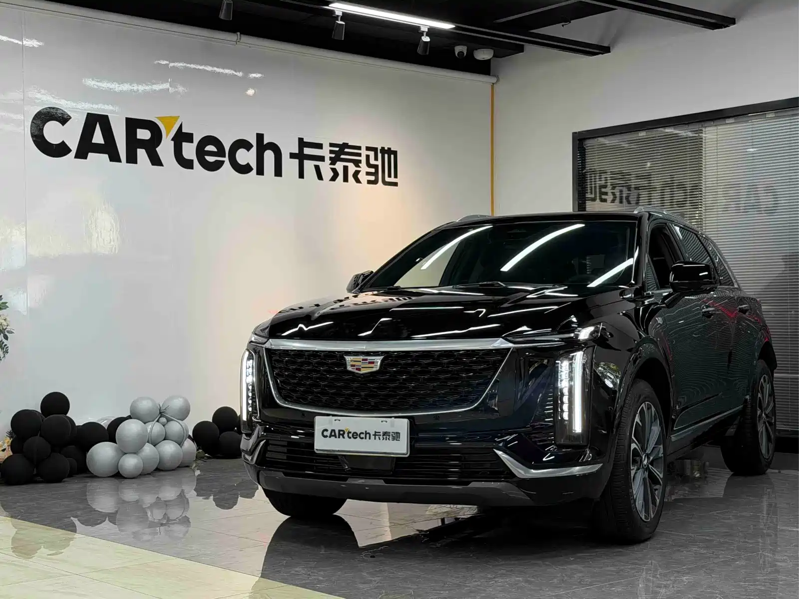 Фото 1 - Cadillac XT5