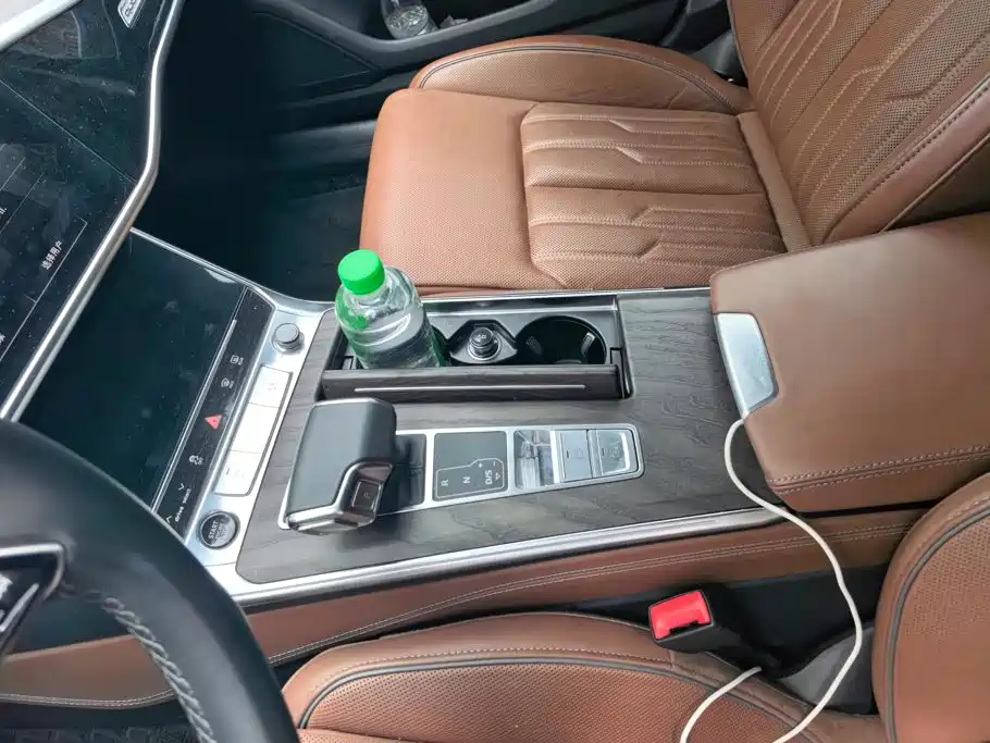 Photo 16 - Audi A6L