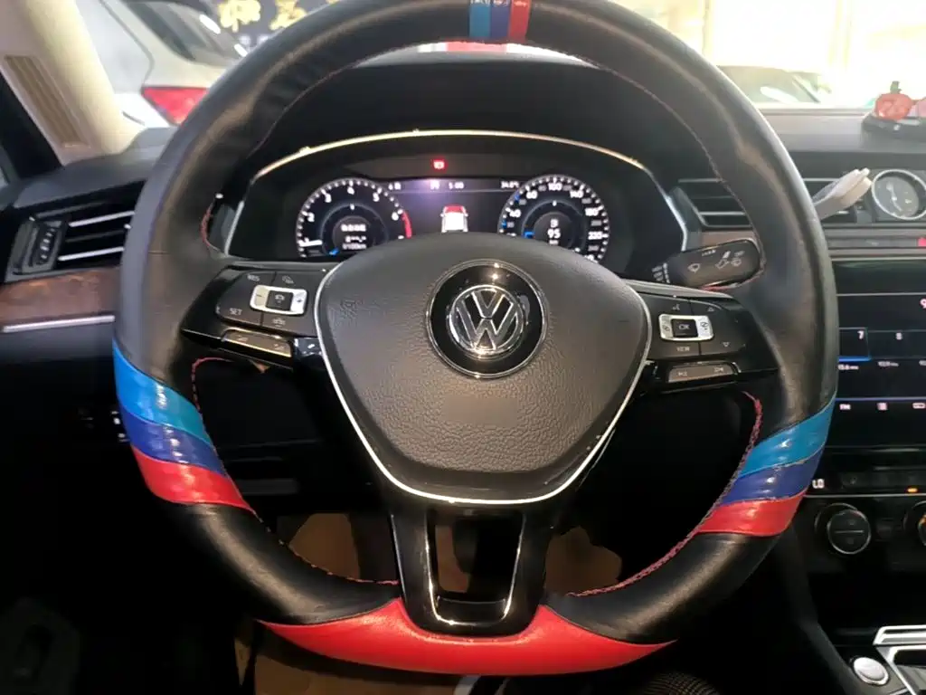 Фото 11 - Volkswagen Magotan