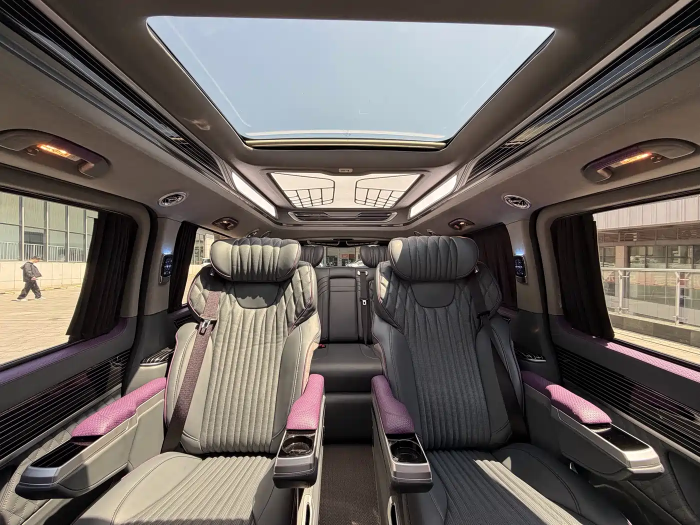 Mercedes-Benz V-Class 2022 V 260 L Long Wheelbase Luxury Edition фото 13
