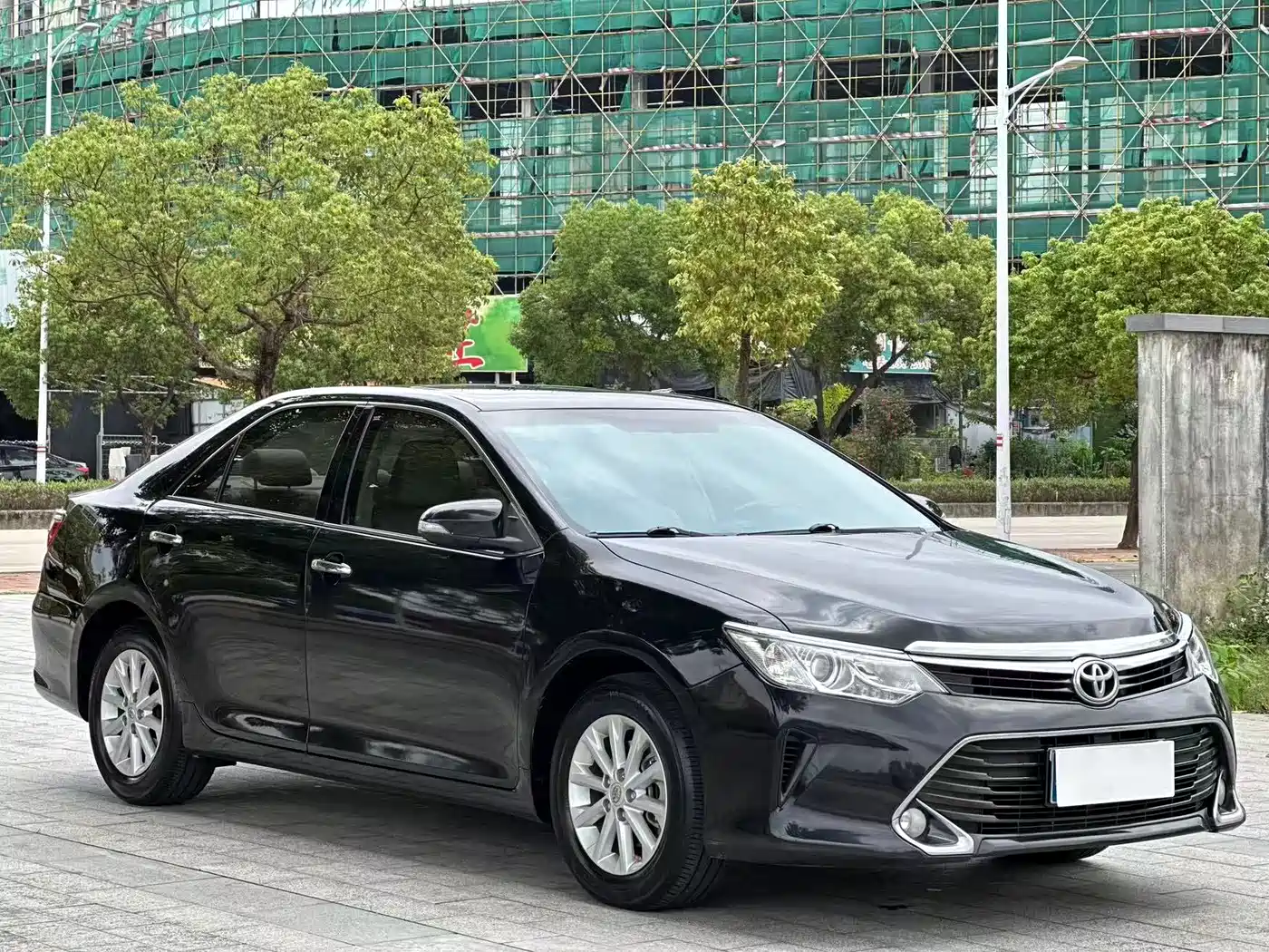 Toyota Camry 2016 2.0G 10th Anniversary Leading Edition фото 3