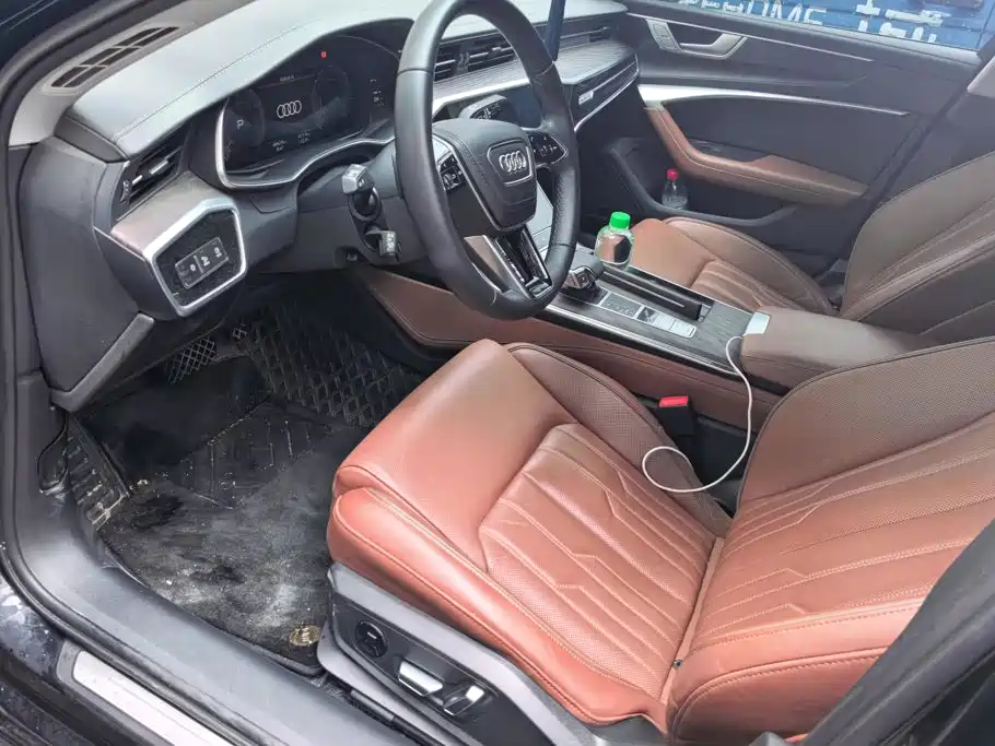 Photo 9 - Audi A6L