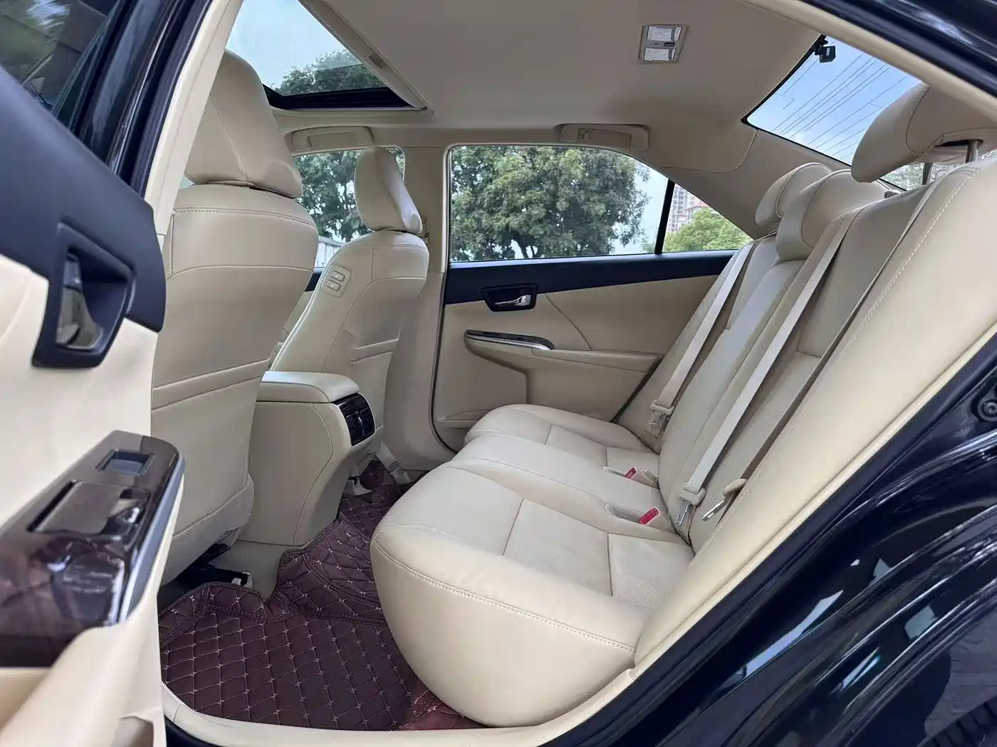 Toyota Camry 2016 2.0G 10th Anniversary Leading Edition фото 6