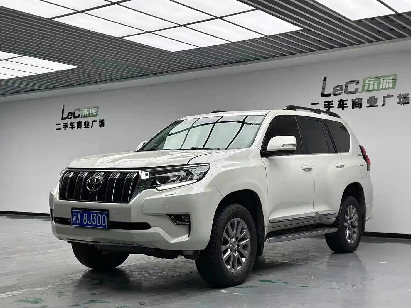 Toyota Prado 2018 3.5L Automatic TX-L NAVI Rear-mounted Spare Tire