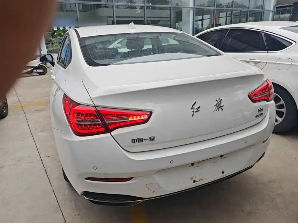 Photo 6 - Hongqi H5