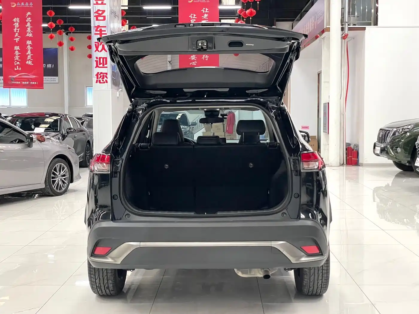 Toyota Frontlander 2022 2.0L CVT Luxury Edition фото 15