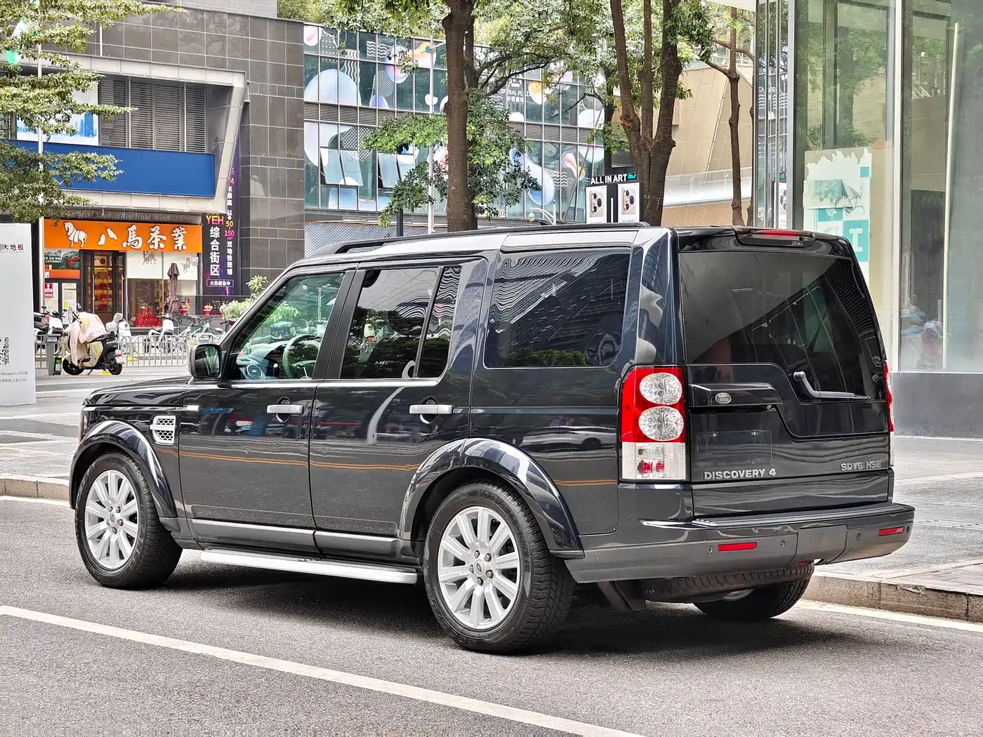 Land Rover Discovery 2012 3.0 SDV6 HSE Diesel фото 5