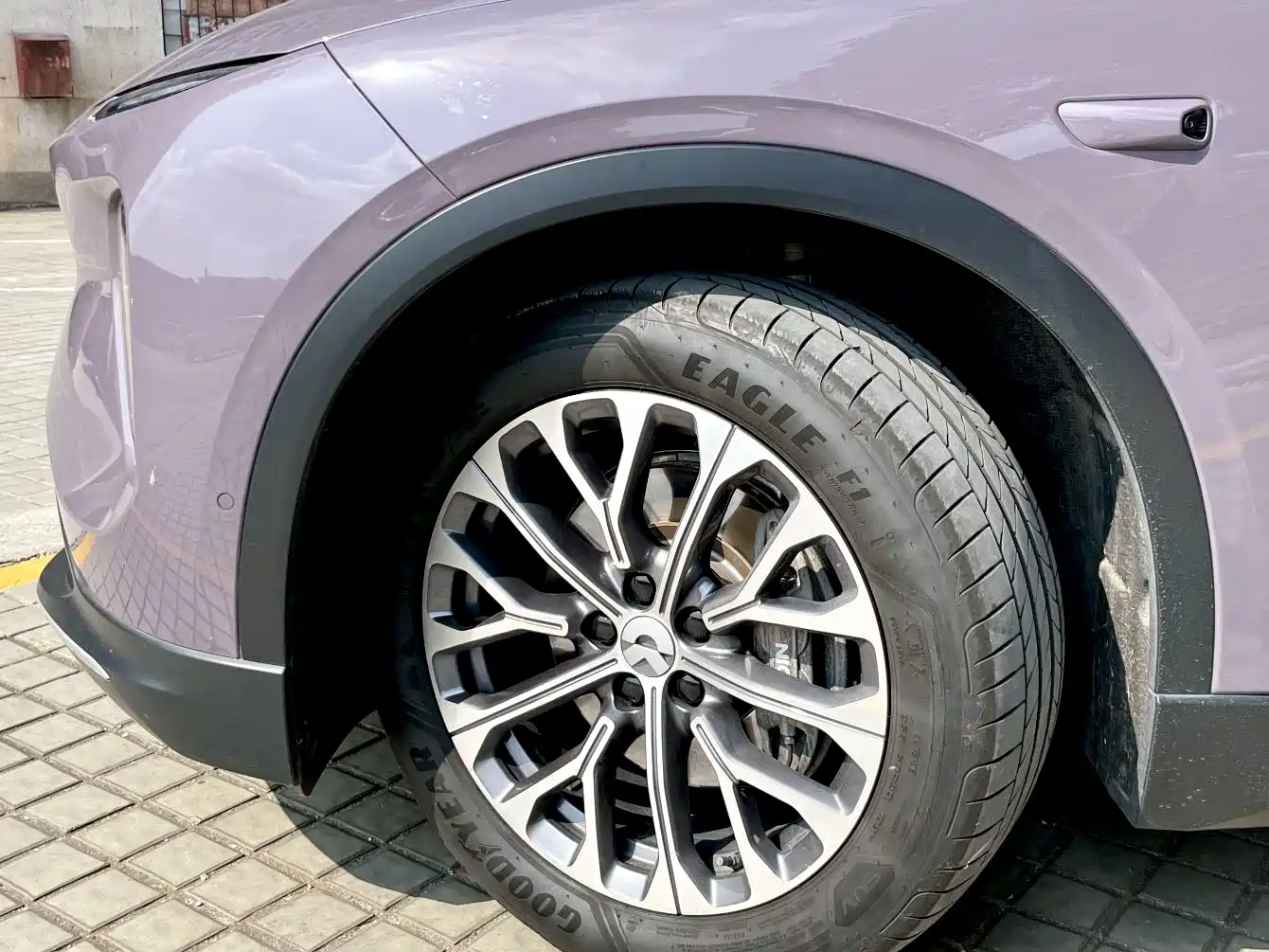Фото 8 - NIO EC6