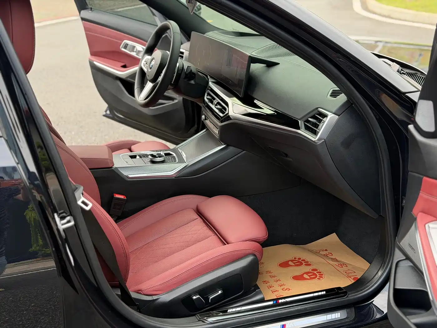 BMW 3 Series 2024 330Li M Sport Shadowline Package фото 13