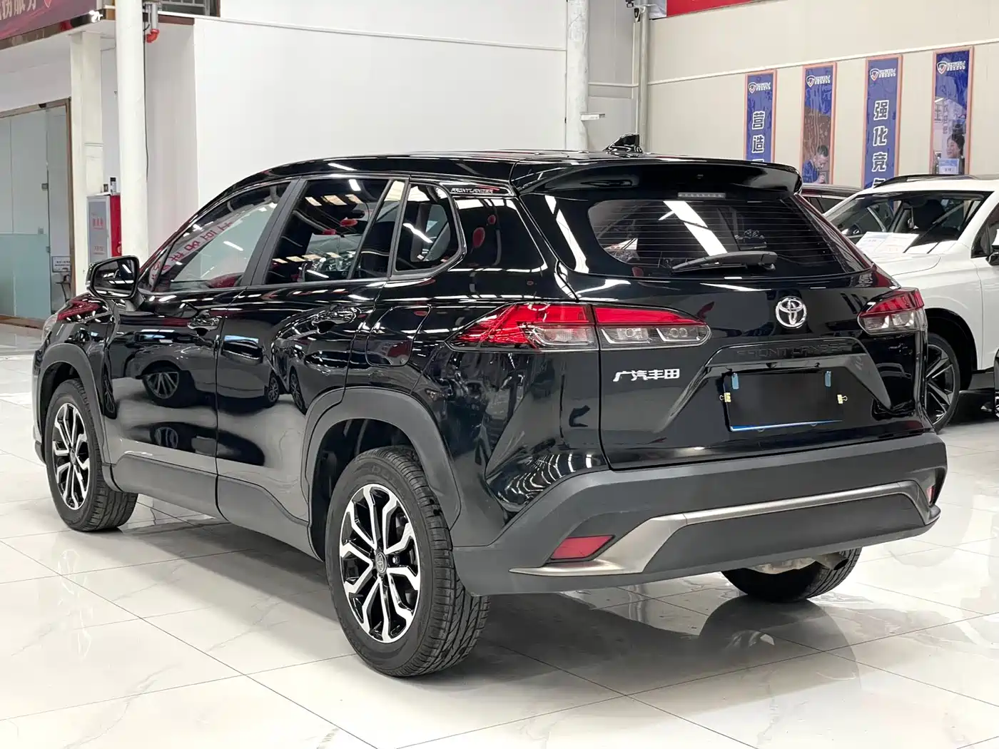 Toyota Frontlander 2022 2.0L CVT Luxury Edition фото 4