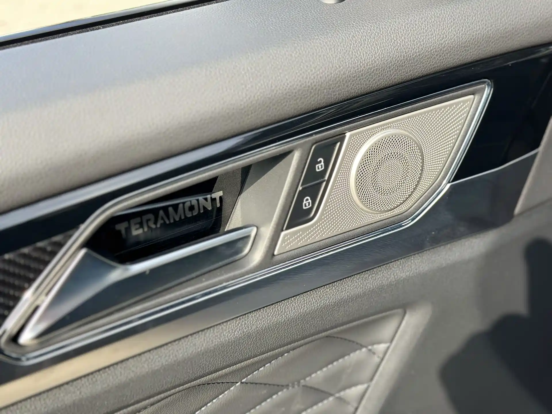 Фото 10 - Volkswagen Teramont