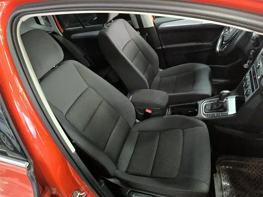 Volkswagen Golf Sportsvan 2016 230TSI Automatic Progressive фото 20