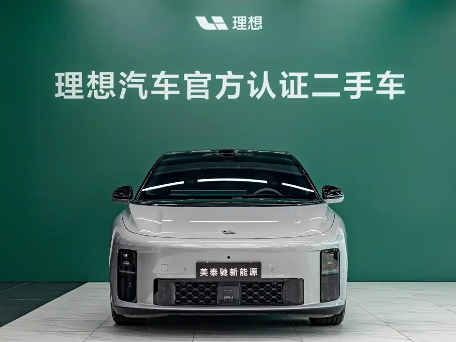 Li Auto i6 2026 2025 2WD Base Model