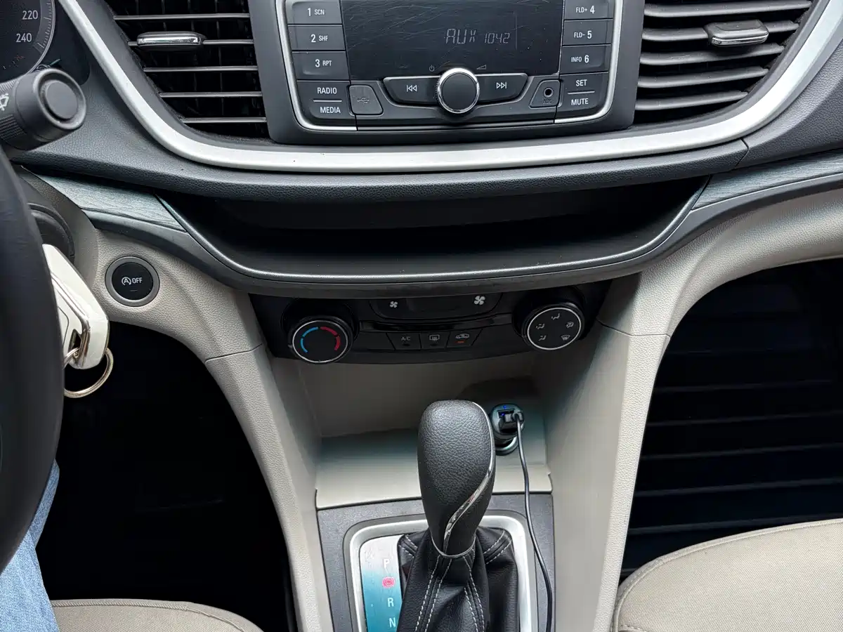 Фото 16 - Buick Excelle