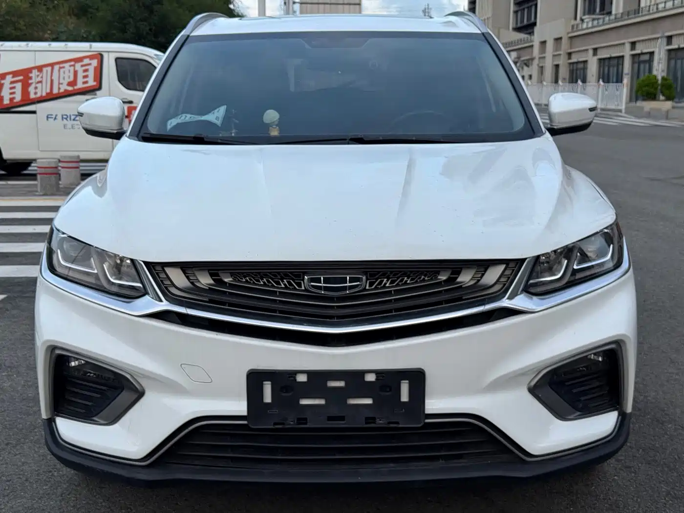 Фото 2 - Geely Coolray