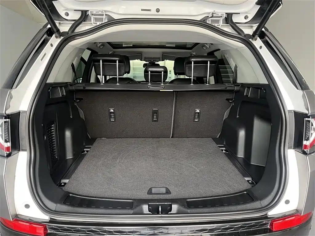 Land Rover Discovery Sport 2018 240PS SE Edition фото 9