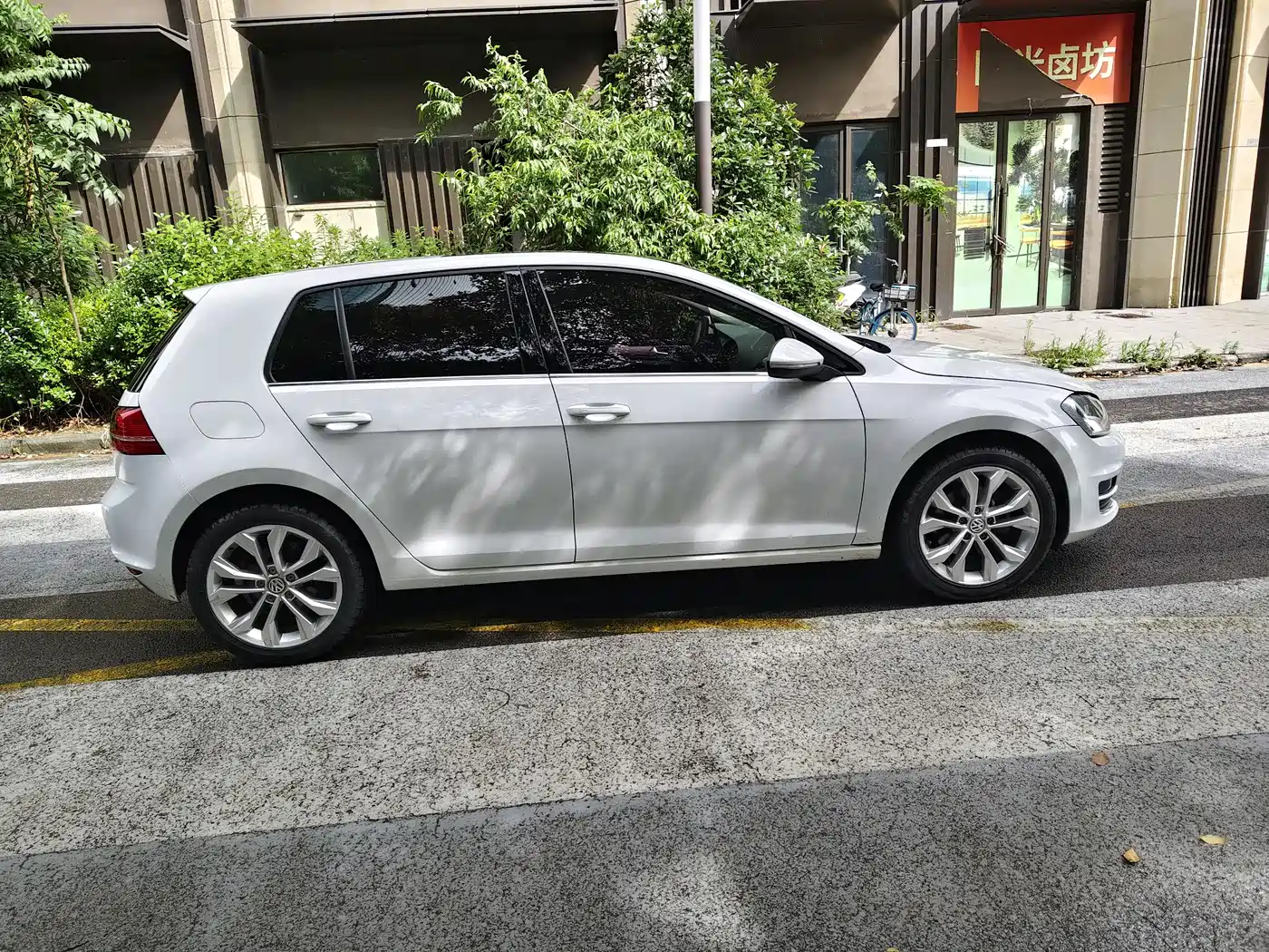 Фото 5 - Volkswagen Golf