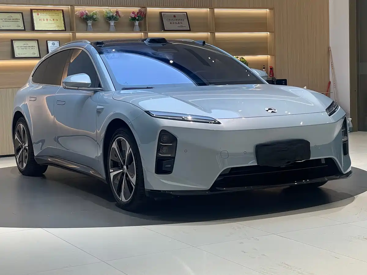 NIO NIO ET5T