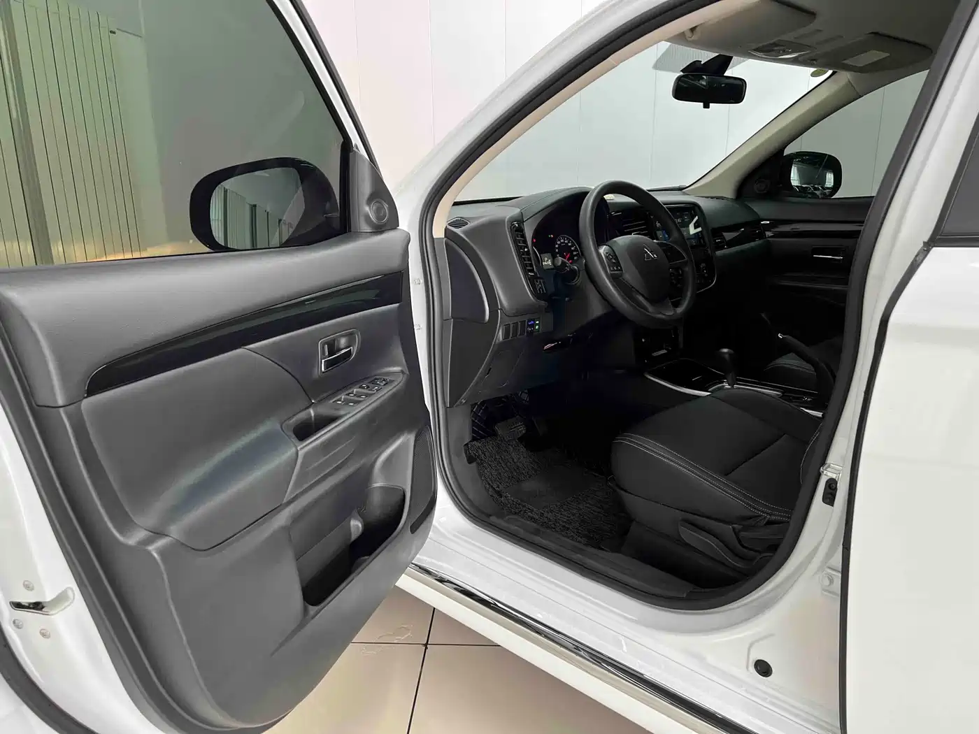 Mitsubishi Outlander 2022 2021 2.0L 2WD Smooth Ride Version 5-Seater