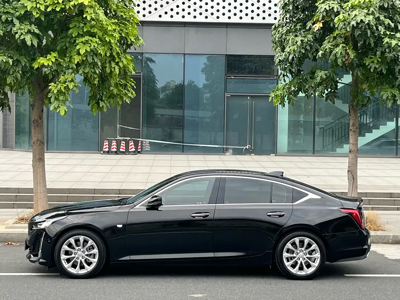 Cadillac CT5 2024 2023 28T Luxury Style (Standard Edition)