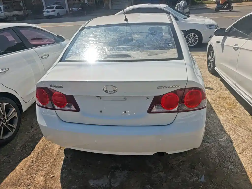 CIIMO CIIMO 2016 2015 1.8L Automatic Comfort Edition