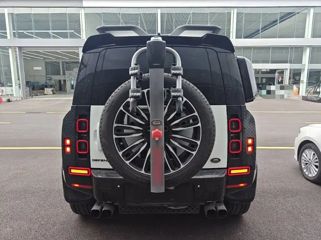 Land Rover Defender 2025 2025 110 3.0T P400 Dark Special Edition